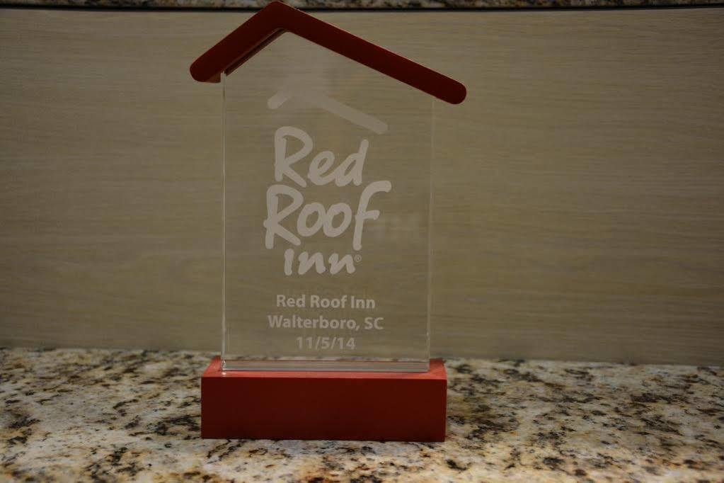 Red Roof Inn Уолтерборо Экстерьер фото